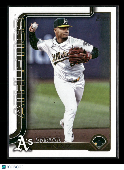 2025 Topps Series 2 Baseball Darell Hernaiz #695
