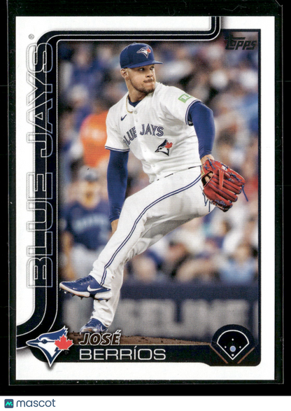 2025 Topps Series 1 Baseball José Berríos #33